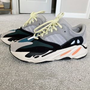 YEEZY Boost 700 Grey / White / Core Black Sneakers
